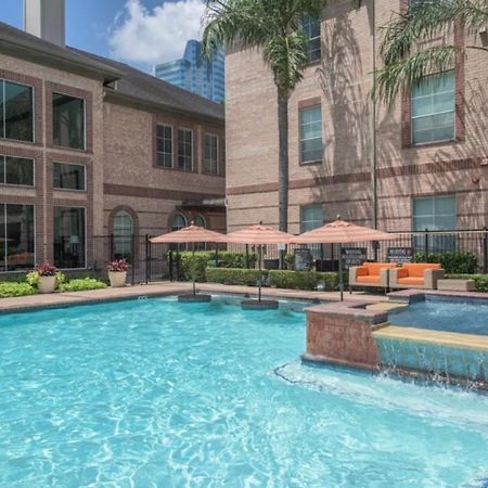 Bright & Modern Galleria Suite! 5 Star Location, Self Check In & Free Parking Houston Exterior foto
