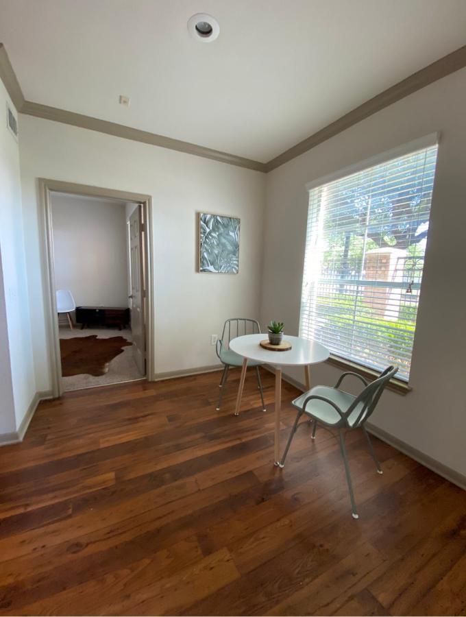 Bright & Modern Galleria Suite! 5 Star Location, Self Check In & Free Parking Houston Exterior foto